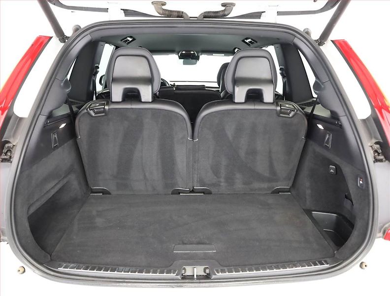 Volvo XC90 (2021) B6 AWD - fotka 19 z 22