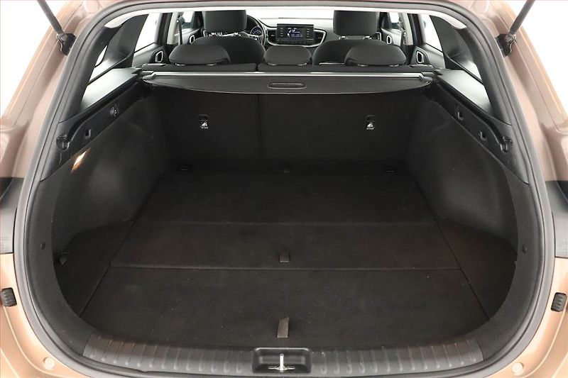 Kia Ceed (2022) Fresh 1.0 T-GDI, ČR,1.maj - fotka 13 z 13