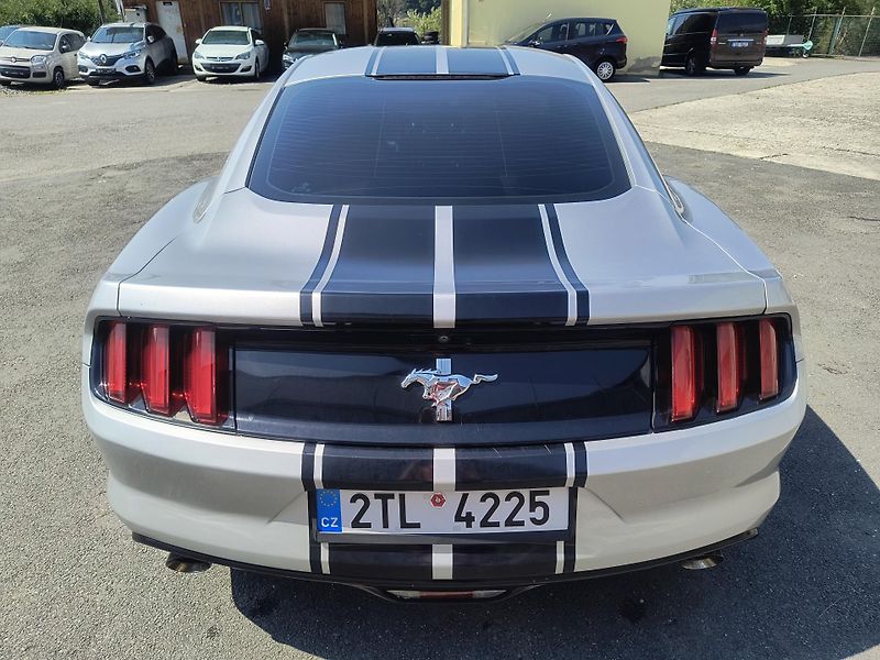 Ford Mustang (2016) 3.7 V6 225KW/AUTOMAT - fotka 14 z 46