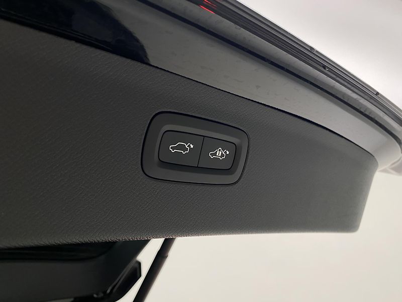 Volvo XC90 (2026) B5 AWD AUT BLACK EDITION PLUS  - fotka 21 z 73