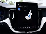 Volvo XC60 B5 AWD PLUS DARK // REZERVACE - náhled 25