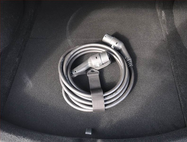 Tesla Model 3 (2023) Standard Range 60kWh, SoH 94% - fotka 32 z 32