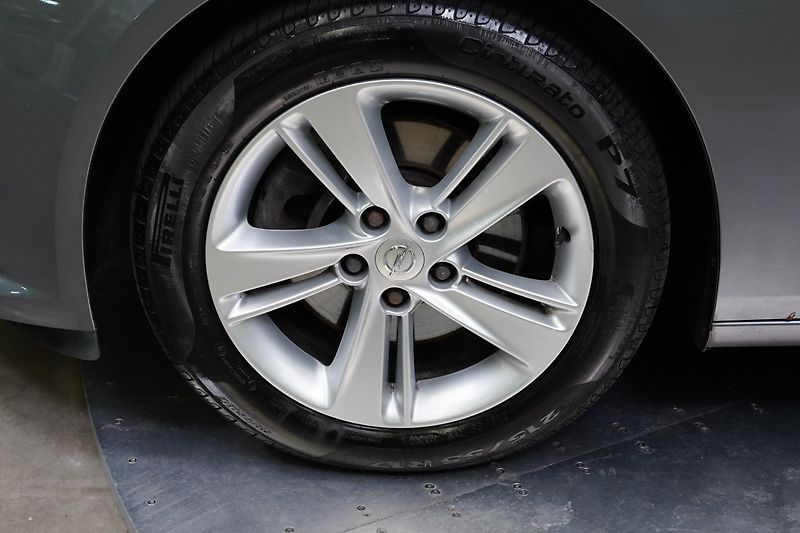 Opel Insignia - fotka 10 z 27