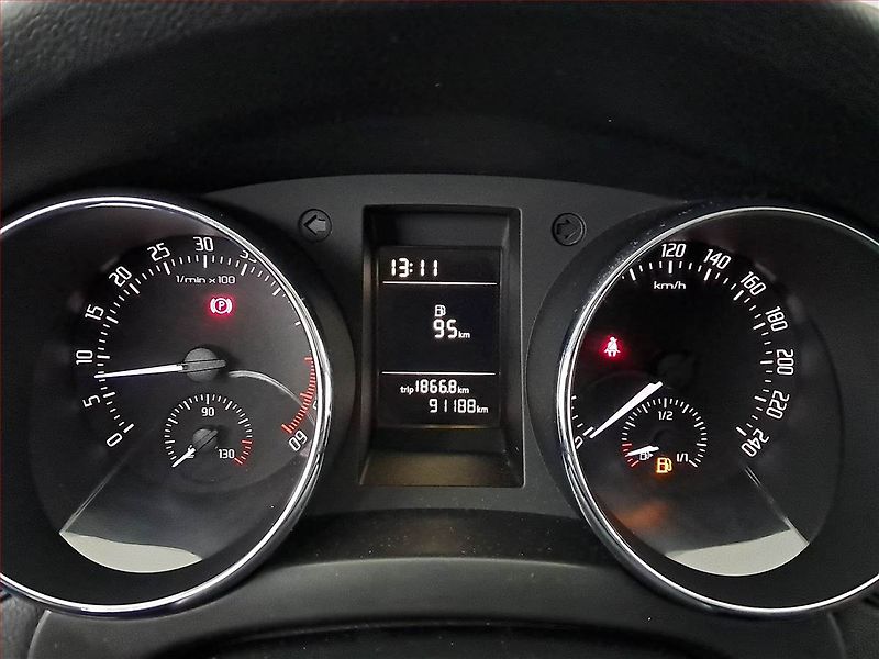 Škoda Yeti (2012) 2.0 TDI, Tempomat - fotka 11 z 16