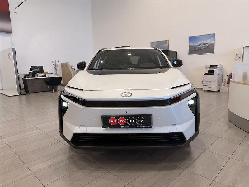 Toyota bZ4X (2025) 0,0 73.1 kWh  BEV 4x4 Executiv - fotka 2 z 12