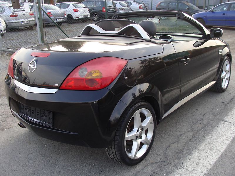 Opel Tigra 1.8i, 96000 km, 1. majitelka - fotka 6 z 31