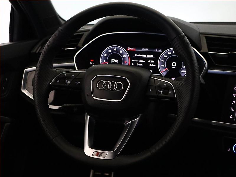 Audi Q3 (2019) S line 35 TFSI - fotka 14 z 21
