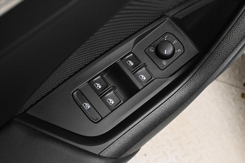 Škoda Octavia 2,0 TDI 110 kW DSG STYLE Záruk - fotka 26 z 31