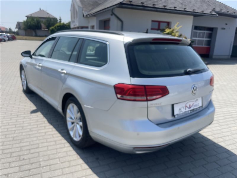 Volkswagen Passat 2,0 TDi 110kw Radar DSG GPS Hi - fotka 3 z 43