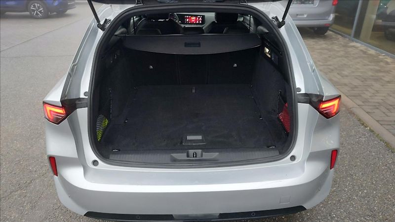 Opel Astra 1,2   GS line 130K - fotka 6 z 18