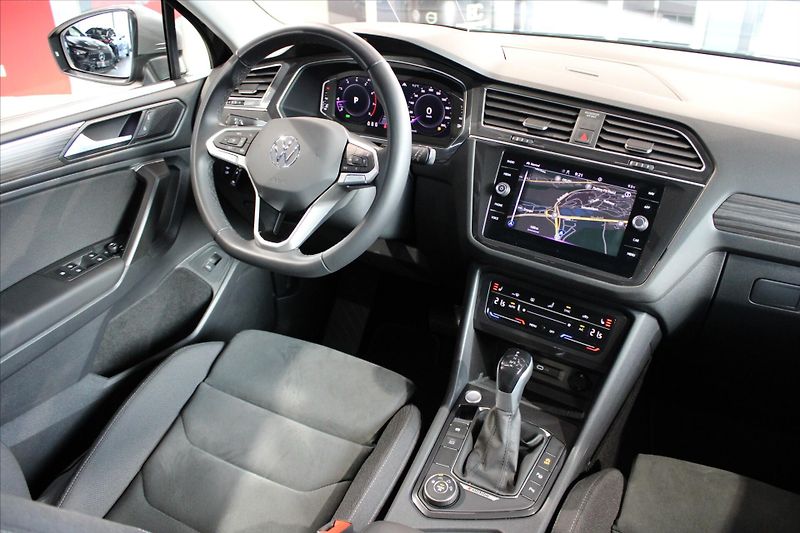Volkswagen Tiguan Allspace TSi 180kW DSG 4Motion - fotka 15 z 33
