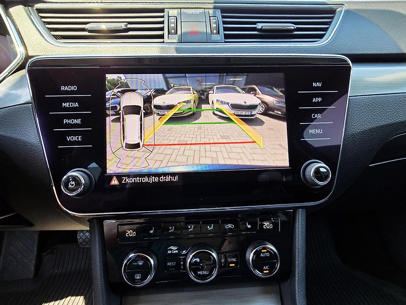 Škoda Superb 2.0TDi110KW DSG STYLE EXTRA ČR - fotka 36 z 43