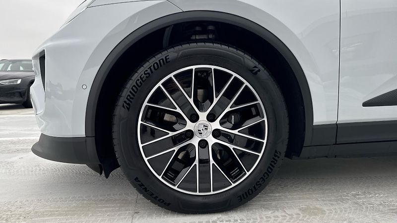 Porsche Macan 4 - fotka 9 z 25