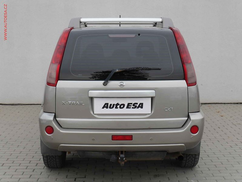 Nissan X-Trail (2004) 2.2 dCi, ČR - fotka 5 z 18