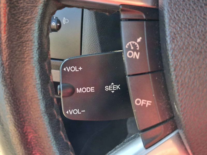 Ford Focus (2008) 1.6i, 1.maj,ČR, AC - fotka 12 z 19