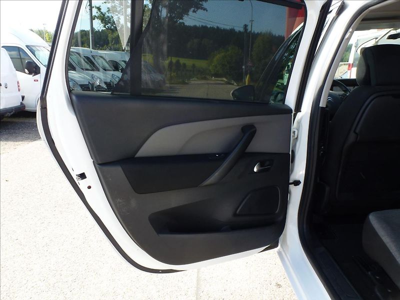 Citroën Grand C4 SpaceTourer 1,2 Pure Tech 130 7míst - fotka 18 z 45