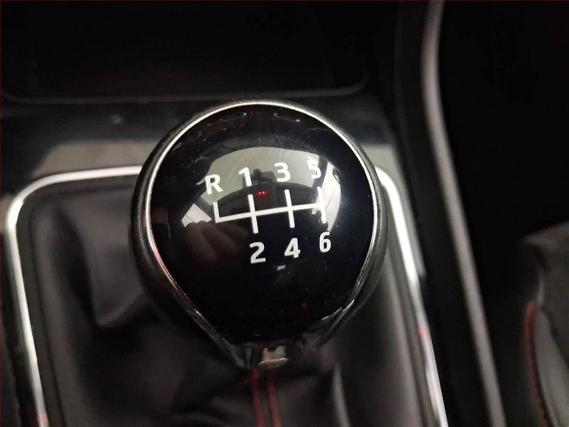 Seat Leon (2018) Style 1.4 TSI, Kůže, Tempomat - fotka 13 z 17