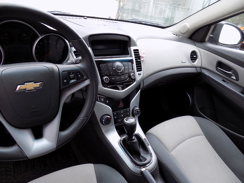Chevrolet Cruze (2011) 1.8i/16V/Klimatizace/ČR/ - fotka 24 z 31