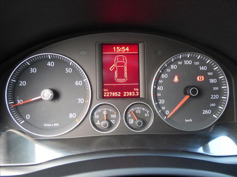 Volkswagen Golf 1,6 Digi Klima,Webasto  Tour - fotka 27 z 42