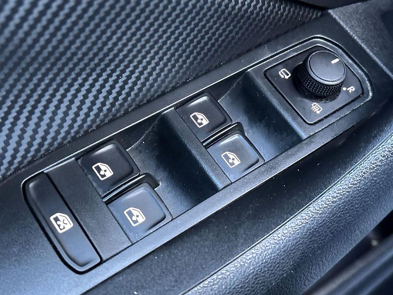 Škoda Kamiq (2024) 1.5 TSI DSG Monte Carlo - fotka 18 z 33