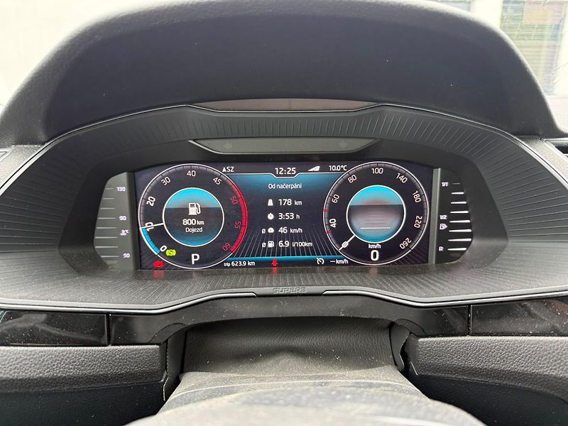 Škoda Superb 2.0 TDI DSG 4x4 Laurin&Klement - fotka 9 z 12