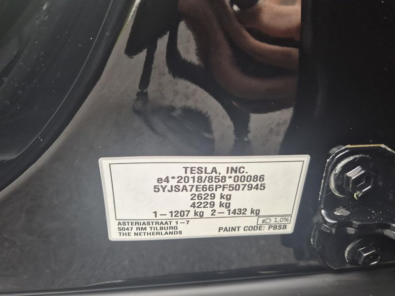 Tesla Model S PLAID PERFORMANCE - fotka 46 z 47
