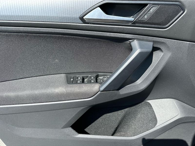 Volkswagen Tiguan 2,0 TDI 110 kW Business Premiu - fotka 17 z 21