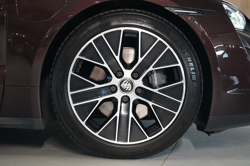 Porsche Taycan Sport Turismo, Pano, Matrix - fotka 7 z 50