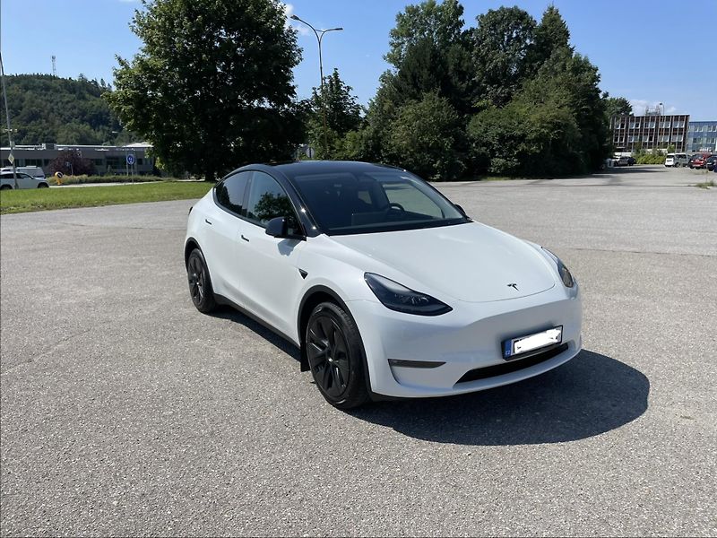 Tesla Model Y (2024) LONG RANGE AWD BOOST - fotografie inzerátu