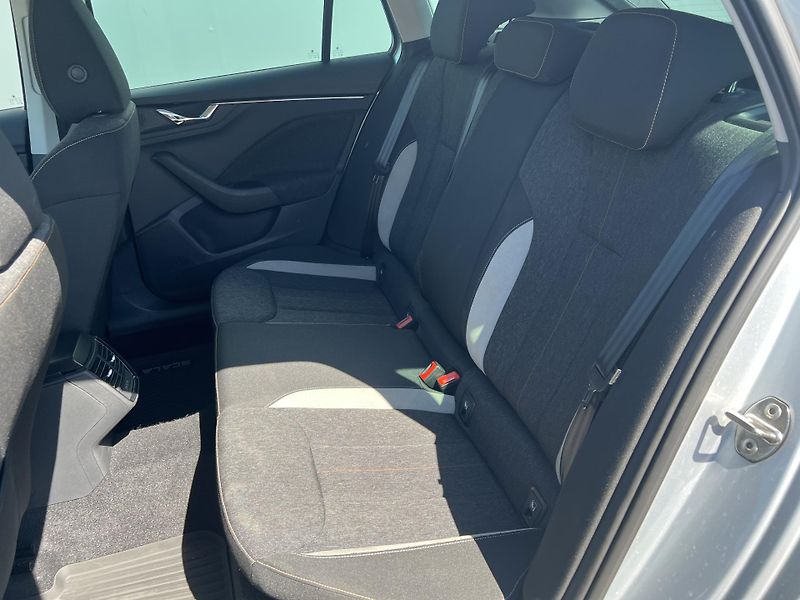 Škoda Scala (2021) 1,5TSi 110kW STYLE - fotka 27 z 34