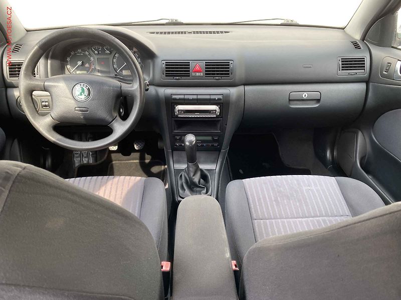 Škoda Octavia (2002) 1.6i, 2.maj,ČR, Elegance, TZ - fotka 8 z 17