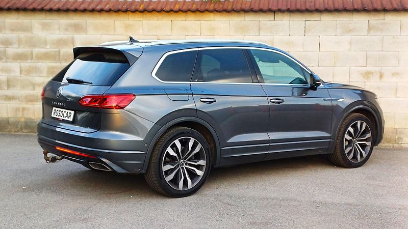 Volkswagen Touareg TSI 250kW R-LINE - fotka 4 z 33