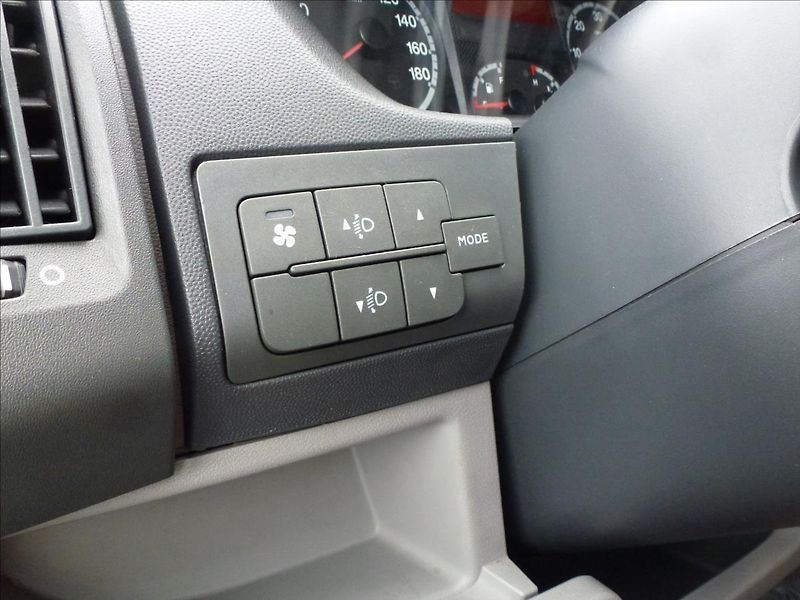 Citroën Jumper 2,2 HDI 6 rychlostí, Klimatiza - fotka 33 z 45