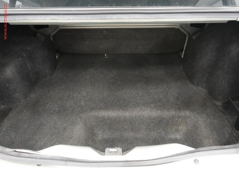 Renault Thalia (2004) 1.5 dCi, 1.maj,ČR, STK3/27 - fotka 7 z 17