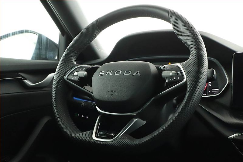 Volkswagen Tayron (2025) 1.5 eTSI - fotka 17 z 25
