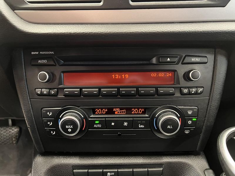 BMW X1 2.0D 18D 105 kW - fotka 12 z 18
