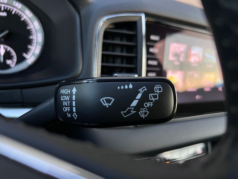 Škoda Karoq 1.0 TSI-Ambition P.KAMERA - fotka 28 z 98