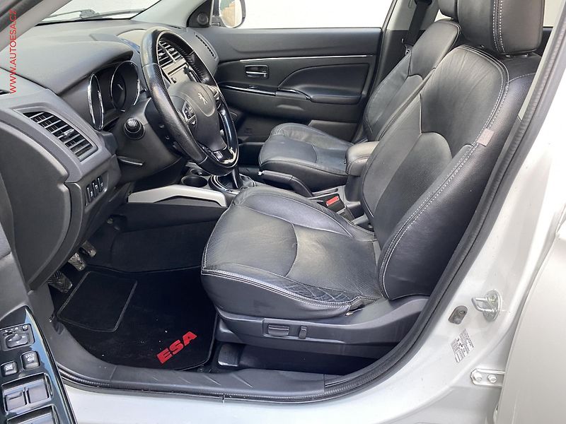 Peugeot 4008 (2016) 1.6 HDi 4x4, Style, xenon - fotka 9 z 19
