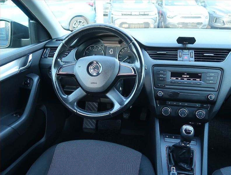 Škoda Octavia (2013) 1.4 TSI, Serv.kniha - fotka 7 z 15