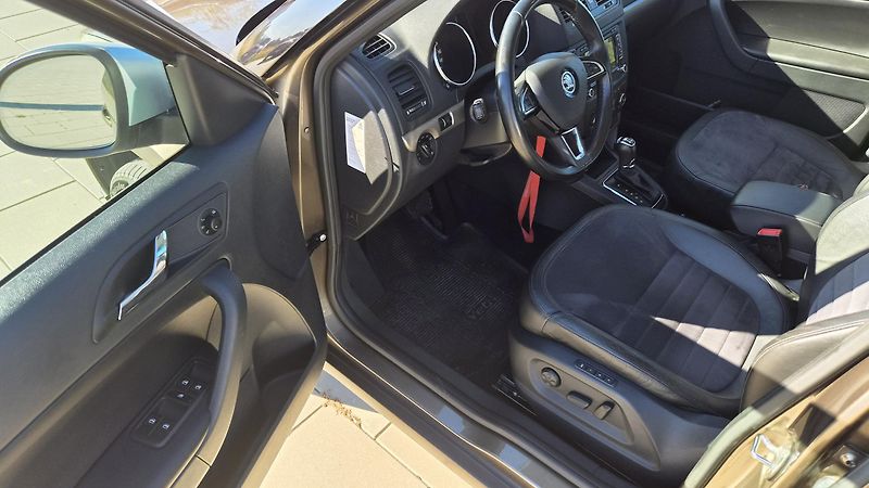Škoda Yeti 2,0TDi 4x4 DSG 125KW TOP! - fotka 13 z 22
