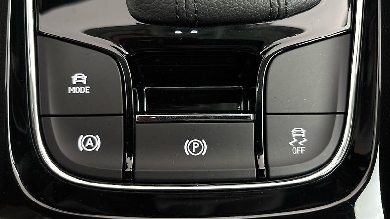 Škoda Karoq 2.0 TDI DSG Style - fotka 23 z 28