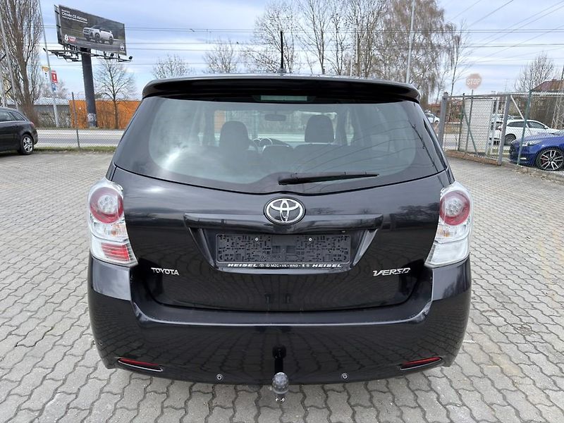 Toyota Verso 1.8i 108 kW navi. serviska - fotka 4 z 19