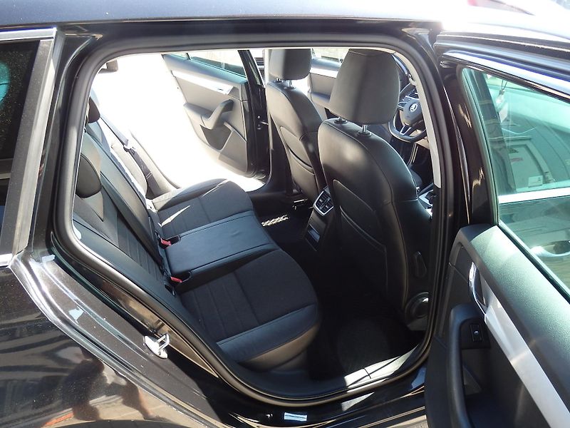 Škoda Octavia 2.0 TDI 110 kW NAVIGACE - fotka 9 z 18