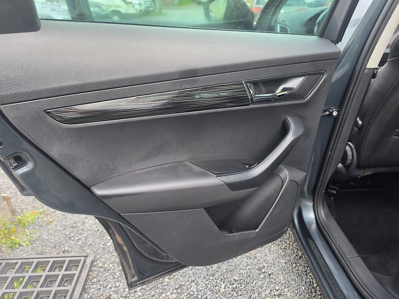 Škoda Karoq 1.5 TSI Navi Kamera TZ  - fotka 14 z 27