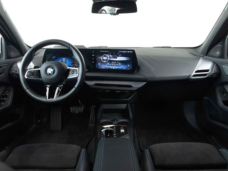 BMW Řada 1 120d - fotka 12 z 21