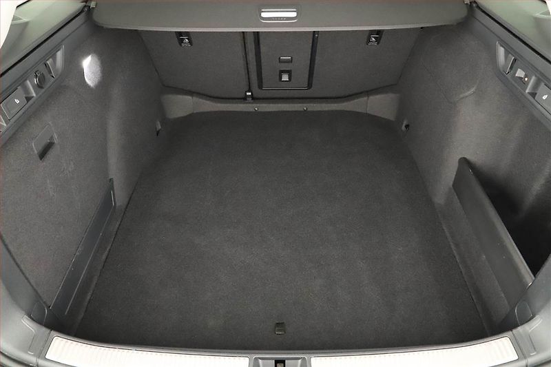 Škoda Superb (2024) 2.0 TDI, L&K, HUD, 360° - fotka 11 z 23