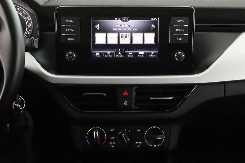 Škoda Scala (2022) 1.0 TSI, Tempomat - fotka 10 z 14