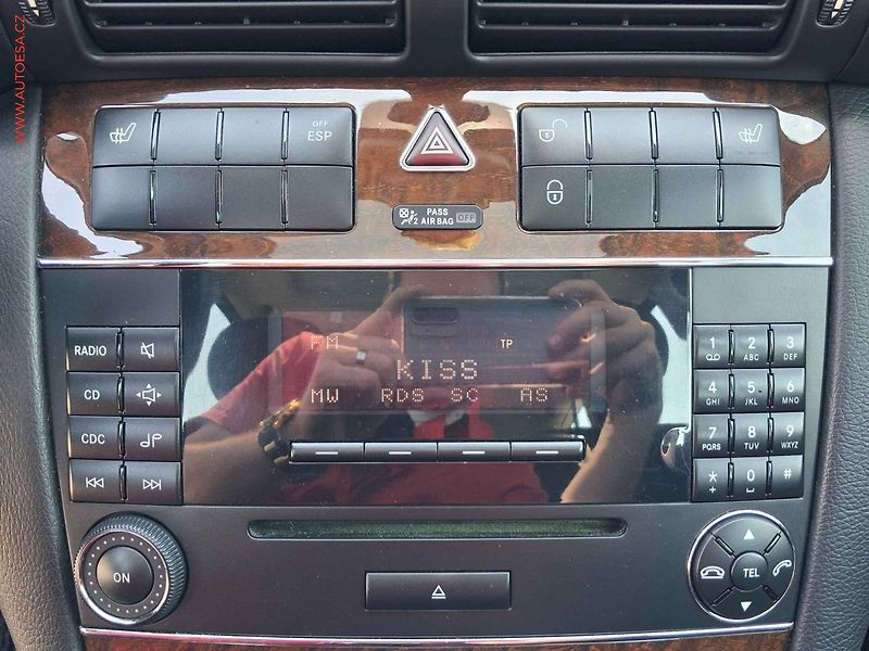 Mercedes-Benz Třídy C (2007) 1.8i, Panorama, AC - fotka 16 z 24