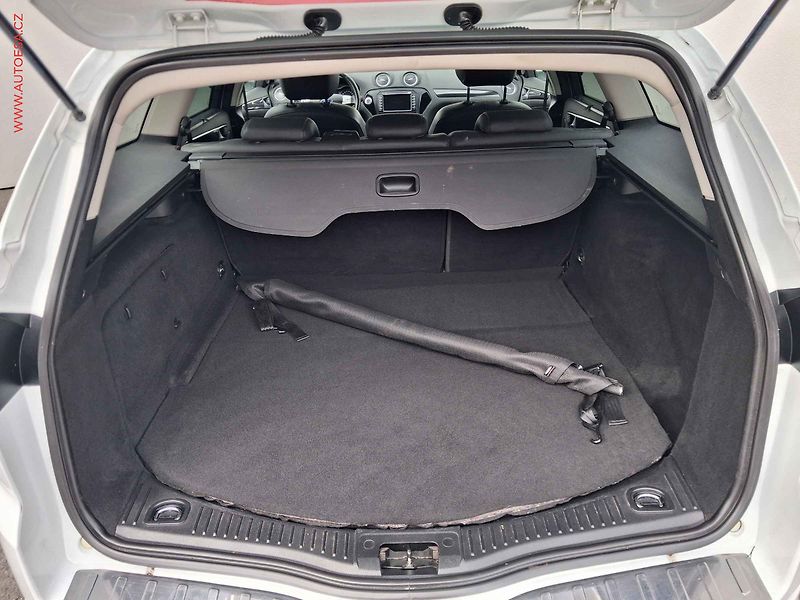 Ford Mondeo (2012) 2.0 TDCi, Titanium S, AT - fotka 7 z 20