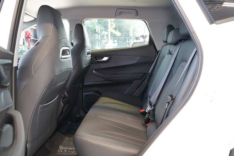Chery Tiggo 4 HEV (2026) UNIQUE 1.5 IDHE HEV - fotka 19 z 31